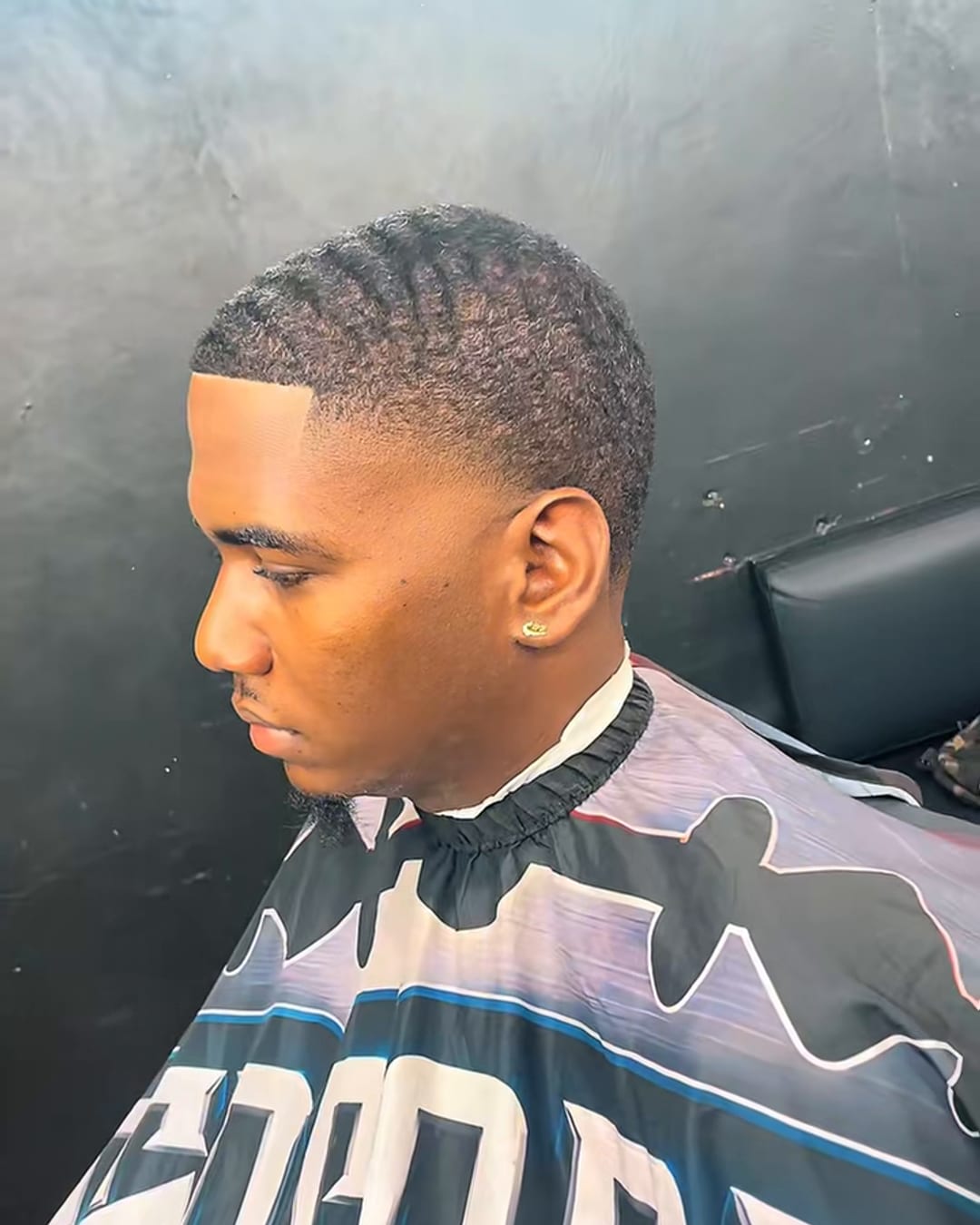 Waves with a taper and lineup by Military Cutz